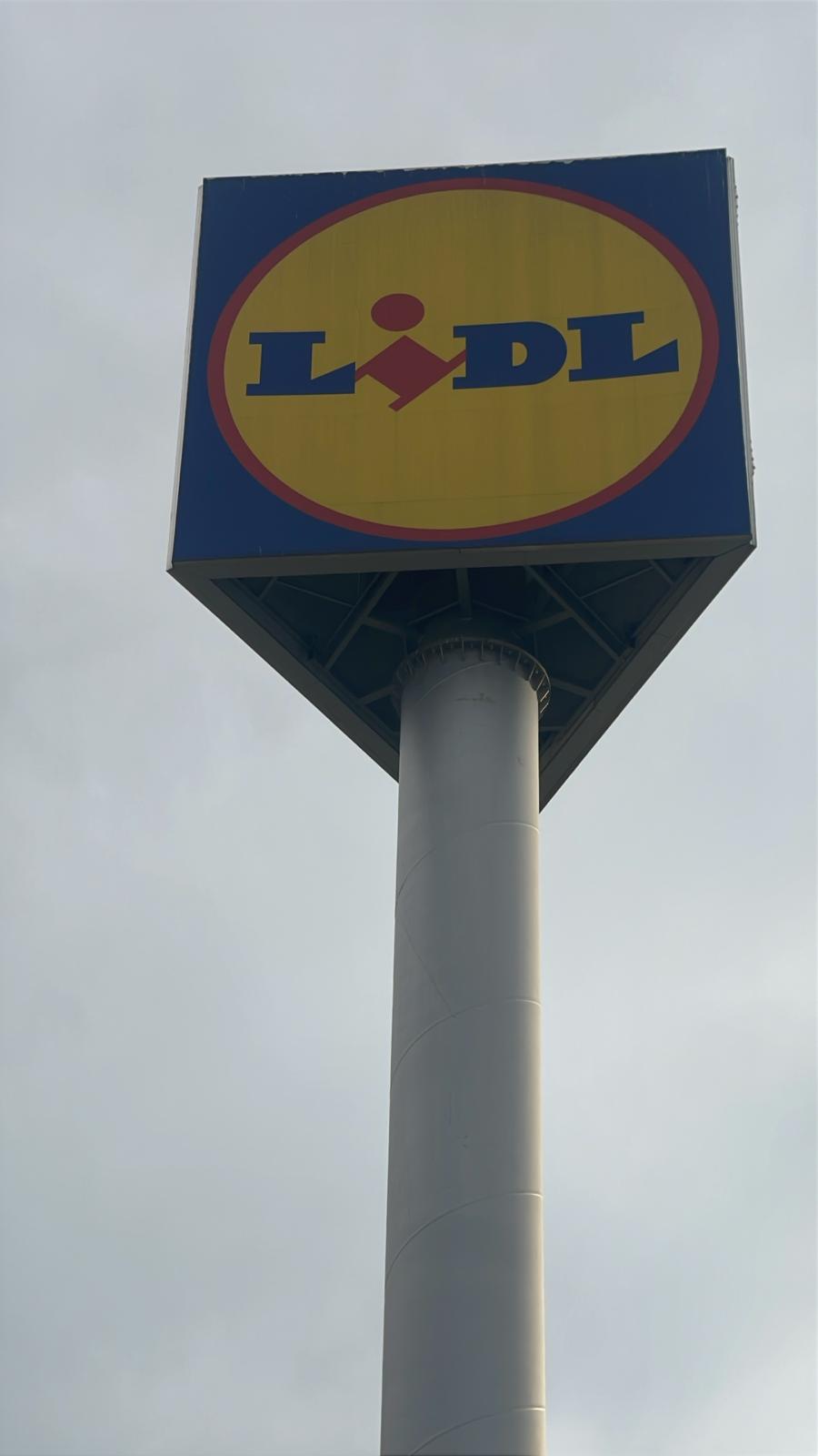 Pilon publicitar Lidl Caransebes