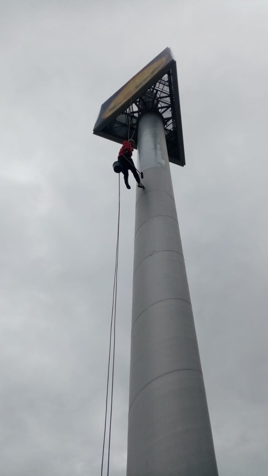 Semnalistica pilon publicitar Lidl Caransebes